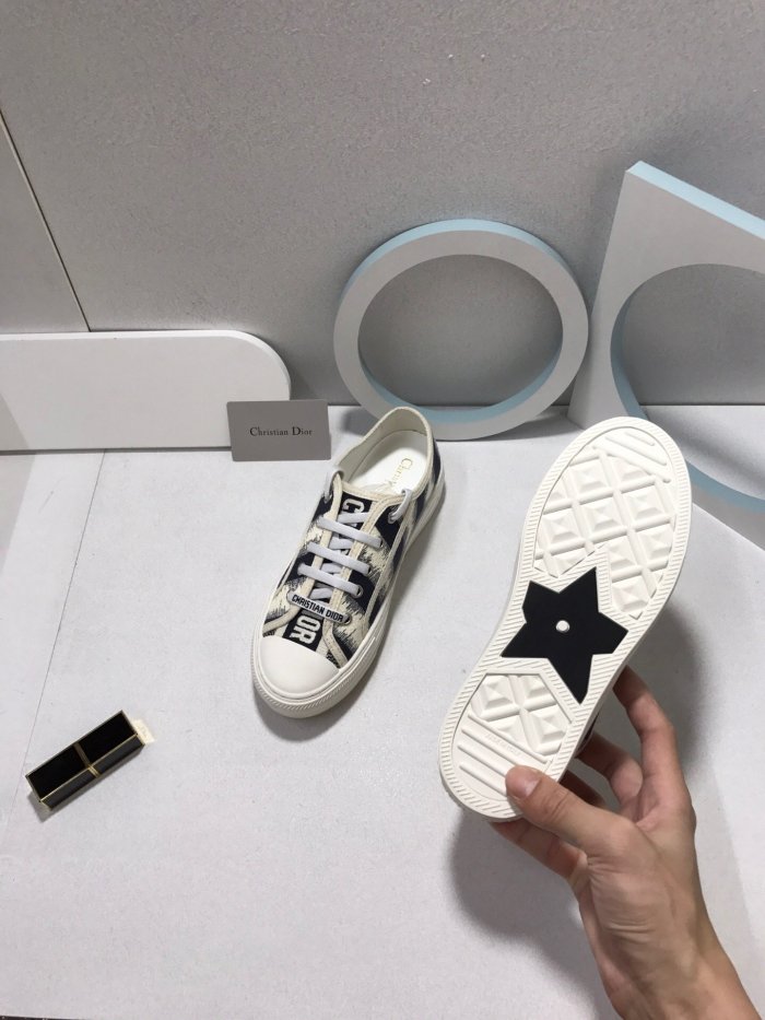 Women flat sneakers shoes, size 35-40, with box,  SS80-133-142