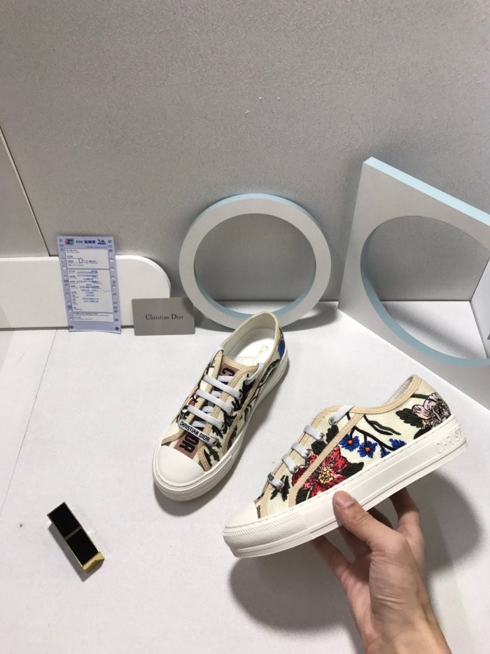 Women flat sneakers shoes, size 35-40, with box,  SS80-133-142