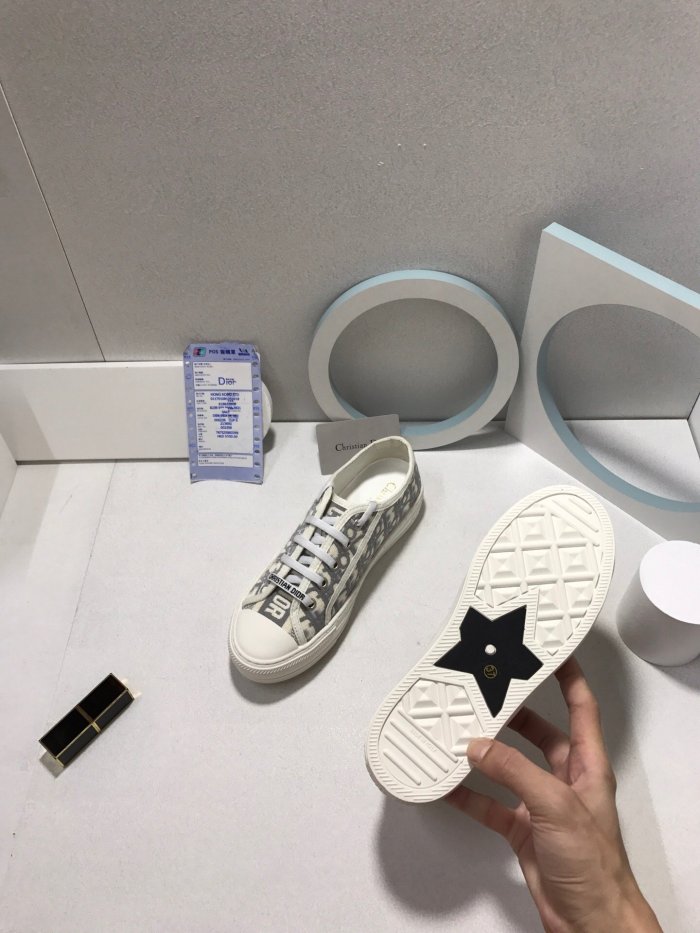 Women flat sneakers shoes, size 35-40, with box,  SS80-133-142