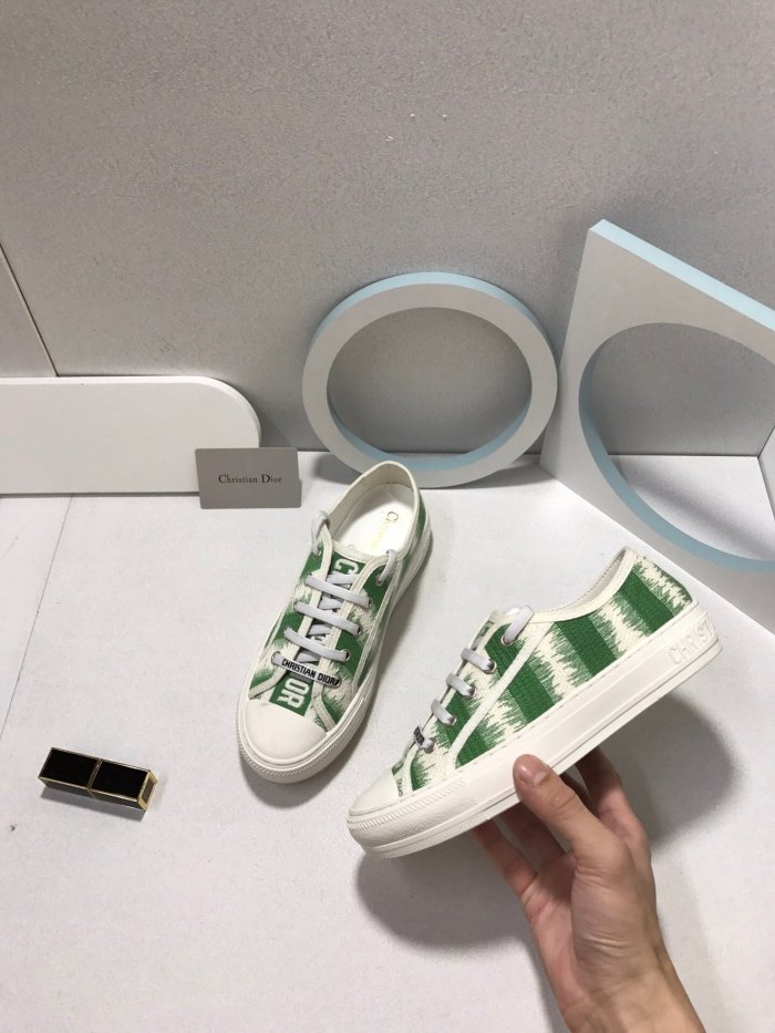 Women flat sneakers shoes, size 35-40, with box,  SS80-133-142