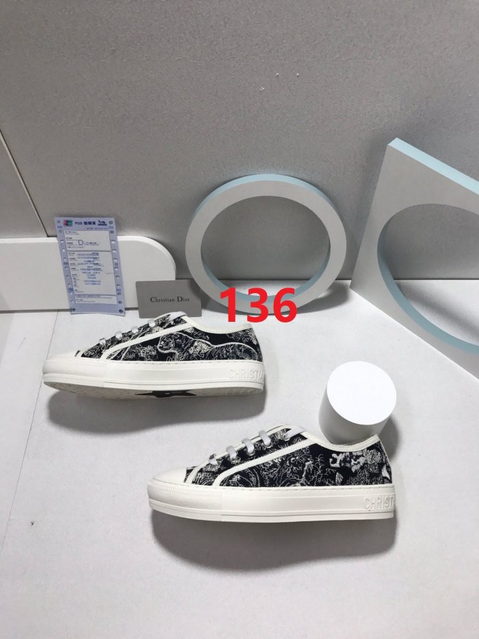 Women flat sneakers shoes, size 35-40, with box,  SS80-133-142