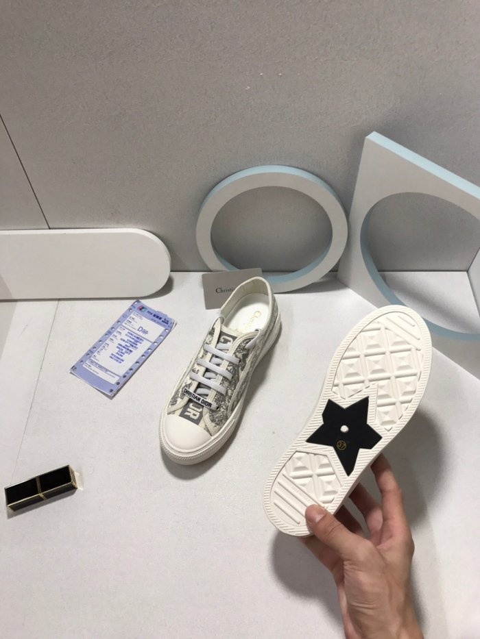 Women flat sneakers shoes, size 35-40, with box,  SS80-133-142