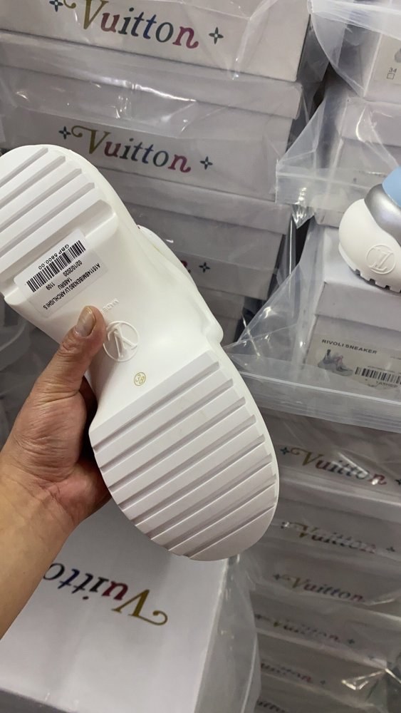 women sneakers shoes, size 35-41,  with box, SS98-138-146