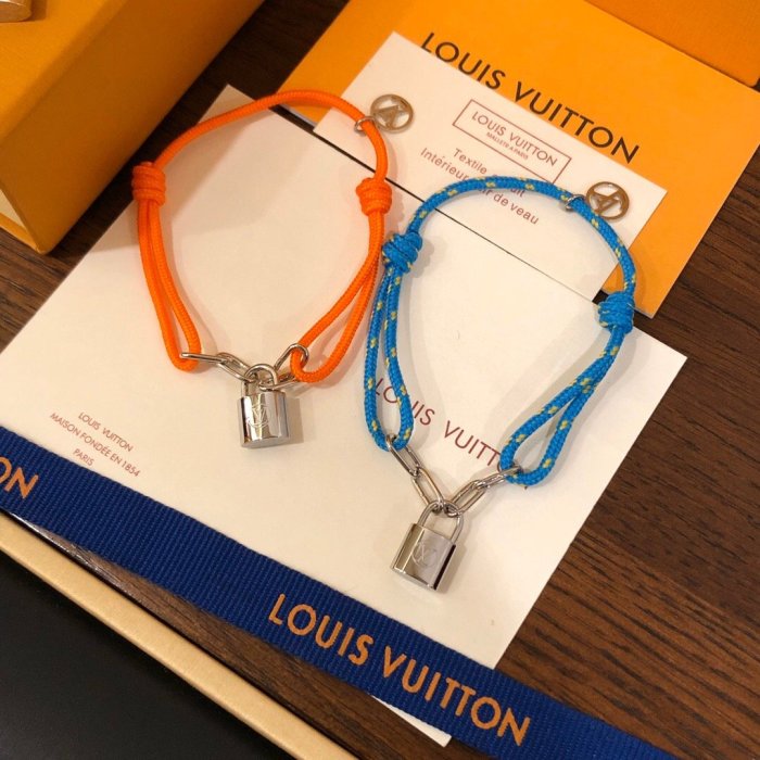 bracelet jewelry ,with box,  J25