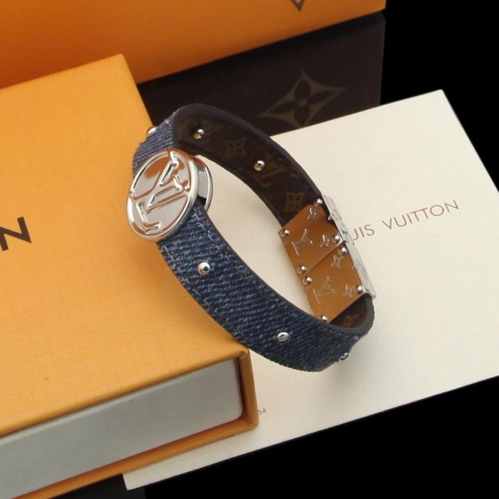 bracelet bangle jewelry ,with box,  J25