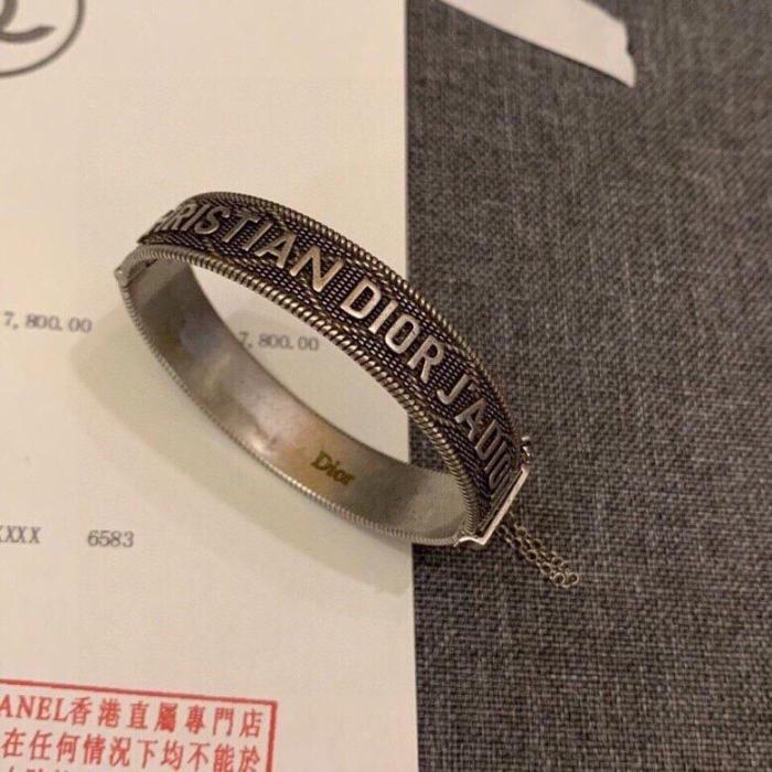bracelet bangle cuff jewelry ,with box,  J25-905