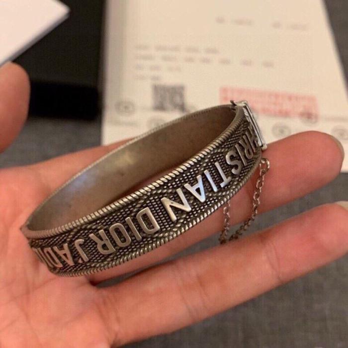 bracelet bangle cuff jewelry ,with box,  J25-905