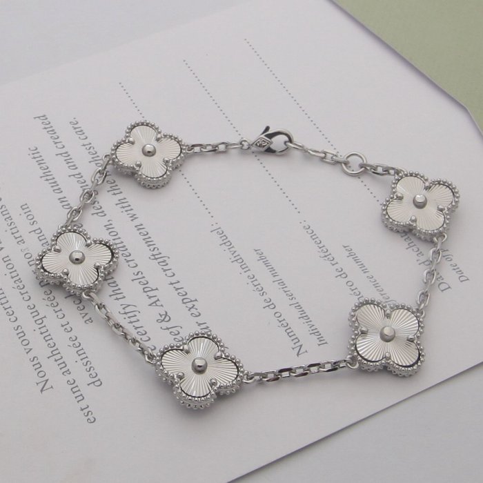 bracelet bangle cuff jewelry ,with box,  J25