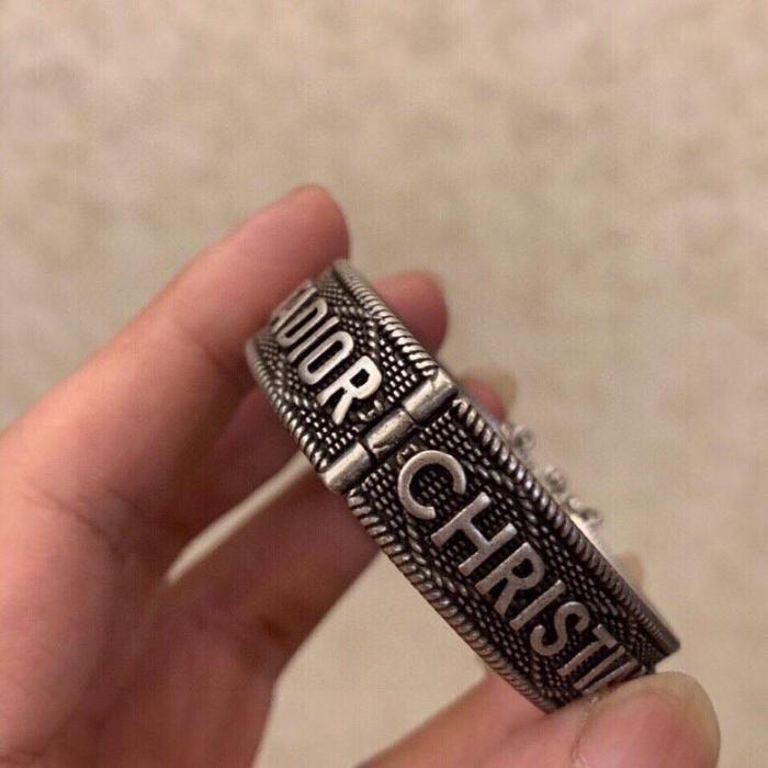 bracelet bangle cuff jewelry ,with box,  J25-905