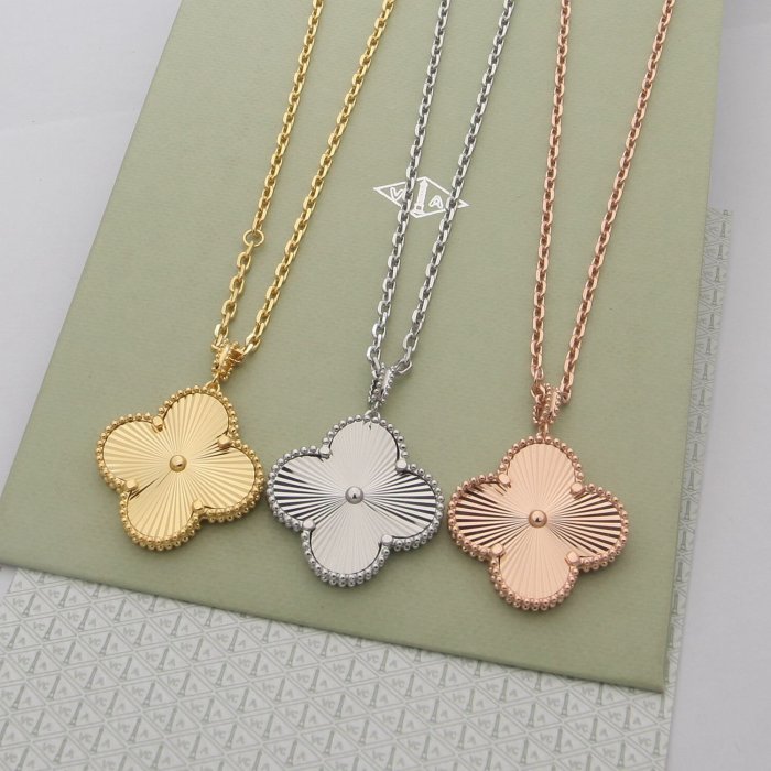 necklace  jewelry ,with box,  J25