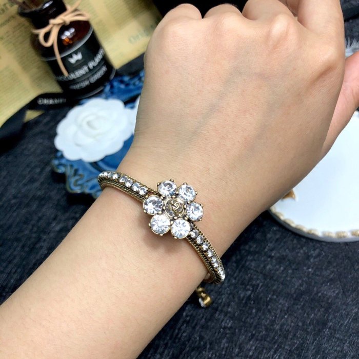 bracelet bangle cuff jewelry ,with box,  J25-886