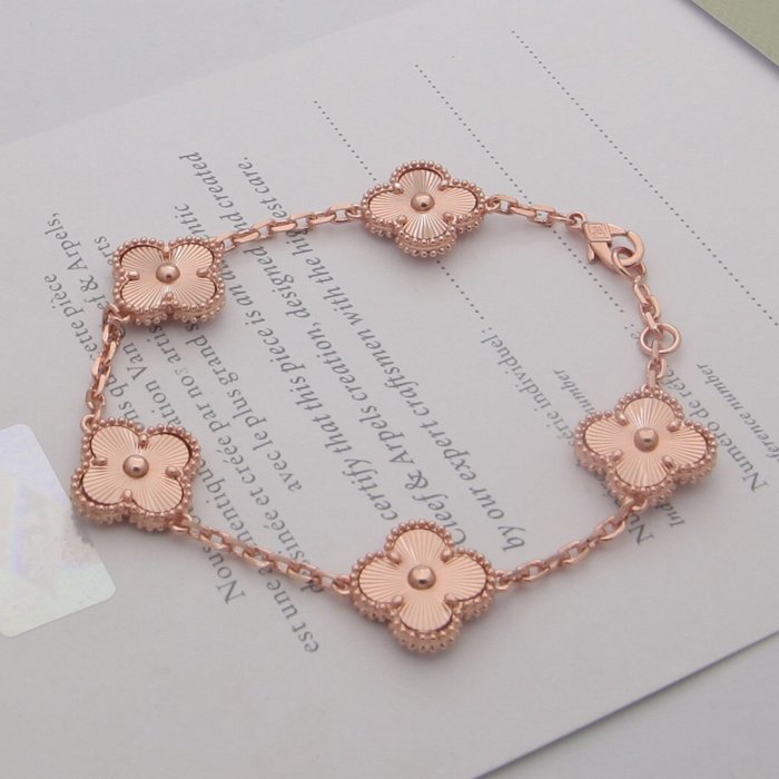 bracelet bangle cuff jewelry ,with box,  J25