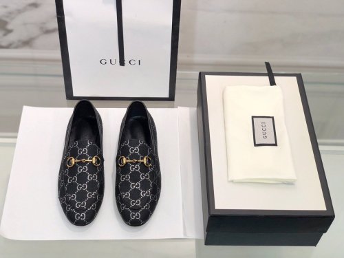 flat shoes  size 35-44,with box, SS60-780