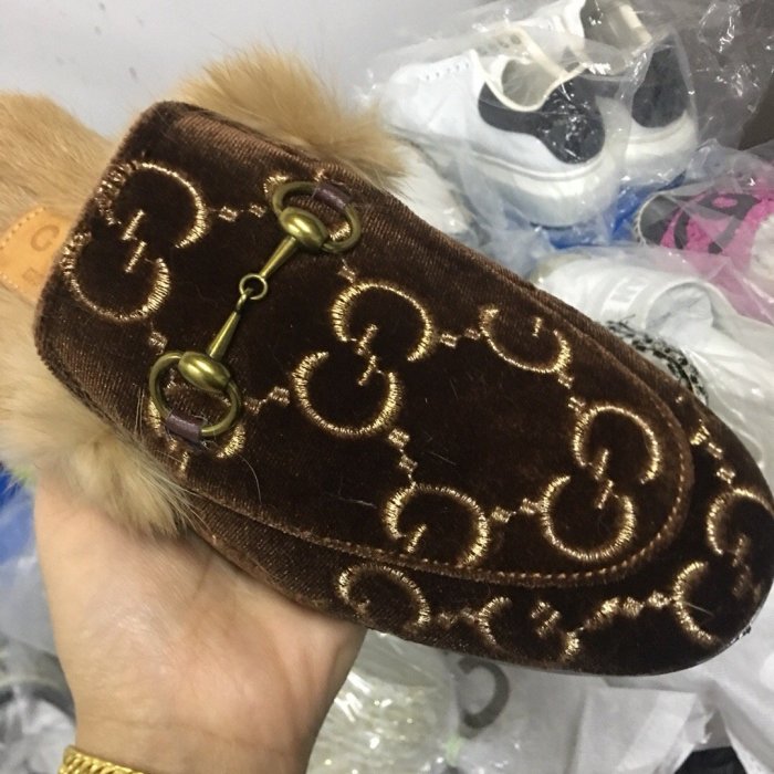 flat fur shoes, size 35-44, with box, SS70-277