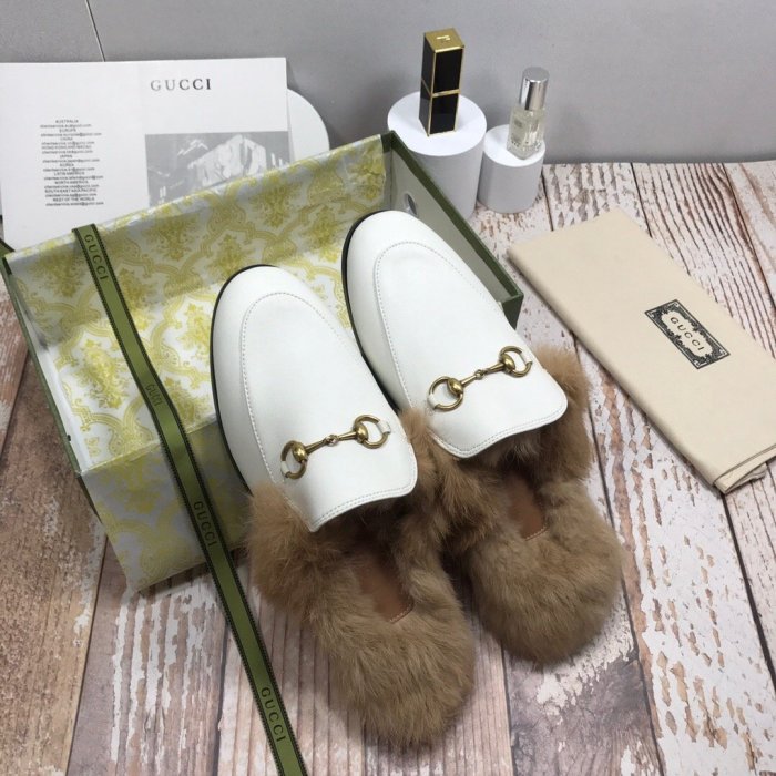 flat fur shoes, size 35-44, with box, SS70-820