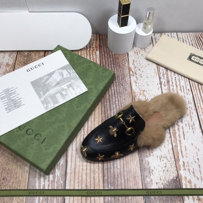flat fur shoes, size 35-44, with box, SS70-813