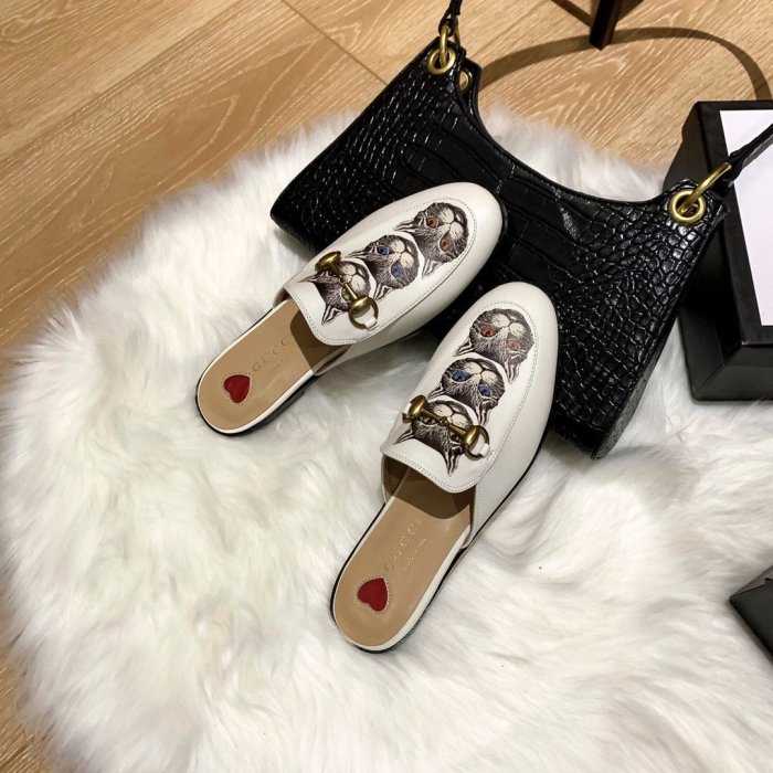 flat sandals slippers shoes  size 35-44, with box, SS60-773