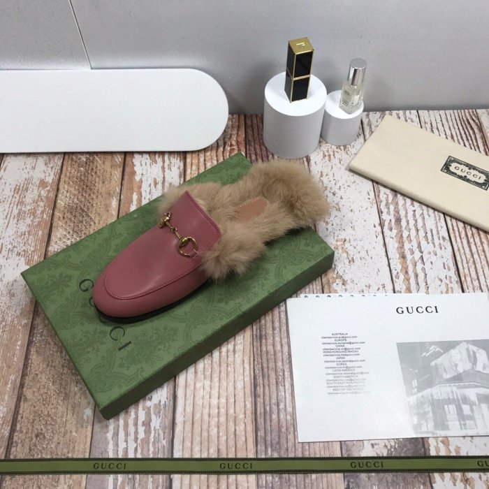flat fur shoes, size 35-44, with box, SS70-817