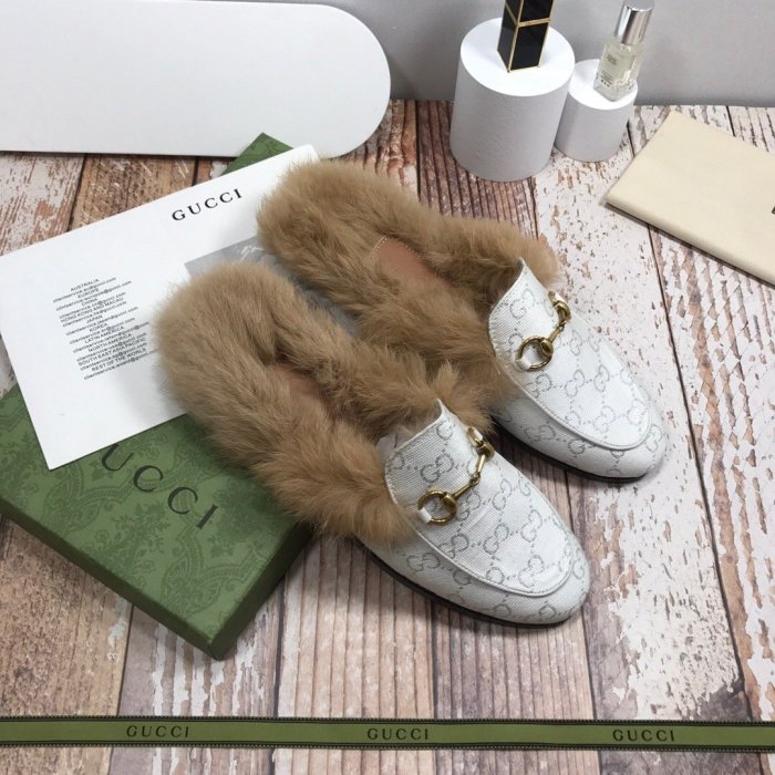 flat fur shoes, size 35-44, with box, SS70-806