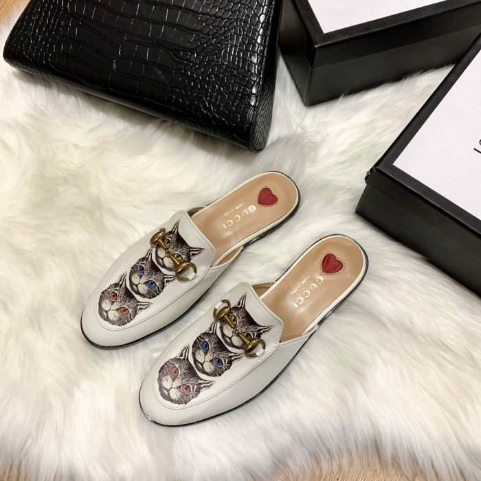 flat sandals slippers shoes  size 35-44, with box, SS60-773