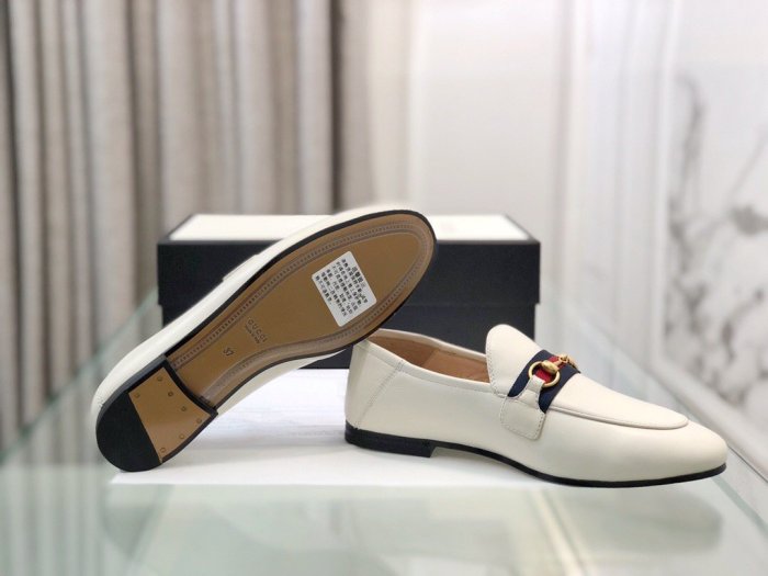 flat shoes  size 35-44, with box, SS60-785