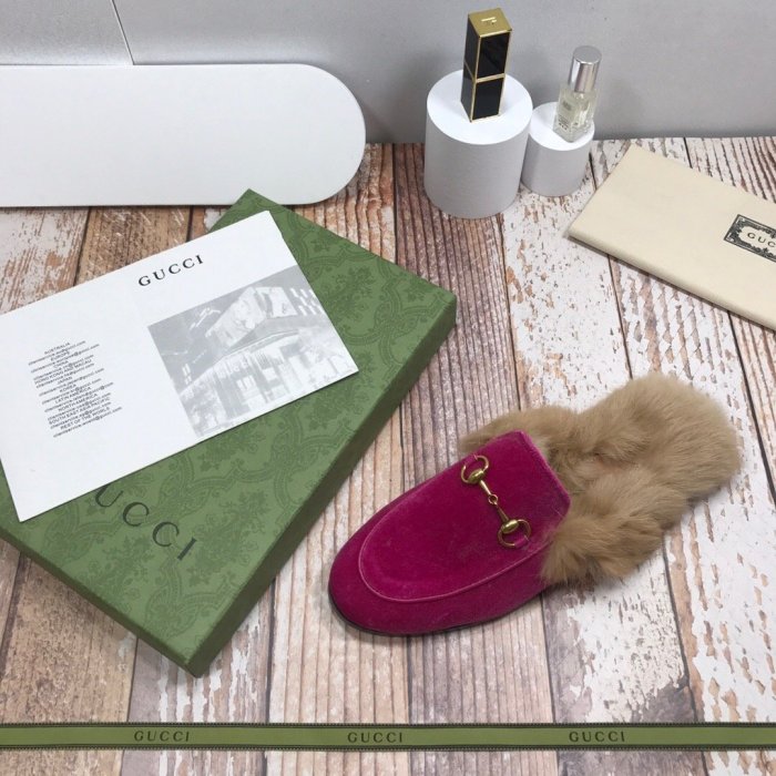 flat fur shoes, size 35-44, with box, SS70-810
