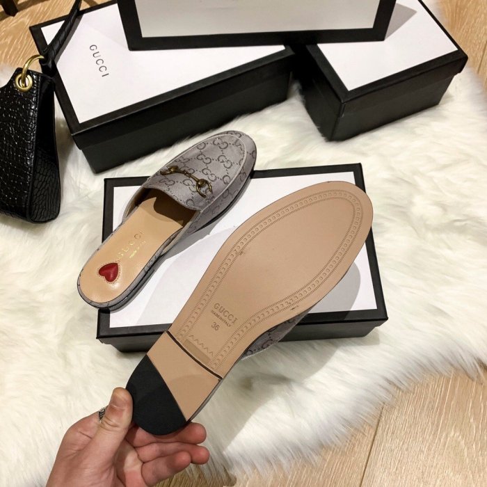 flat sandals slippers shoes  size 35-44,with box, SS60-770