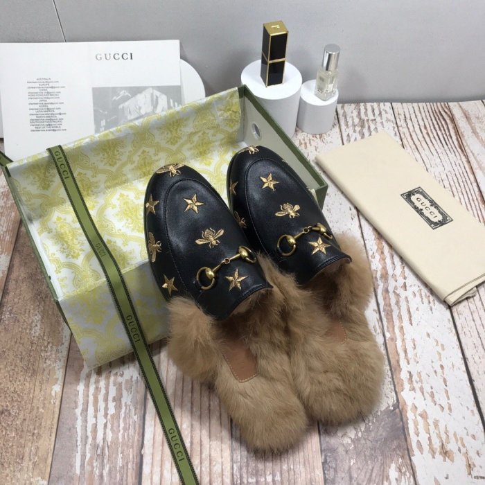 flat fur shoes, size 35-44, with box, SS70-813