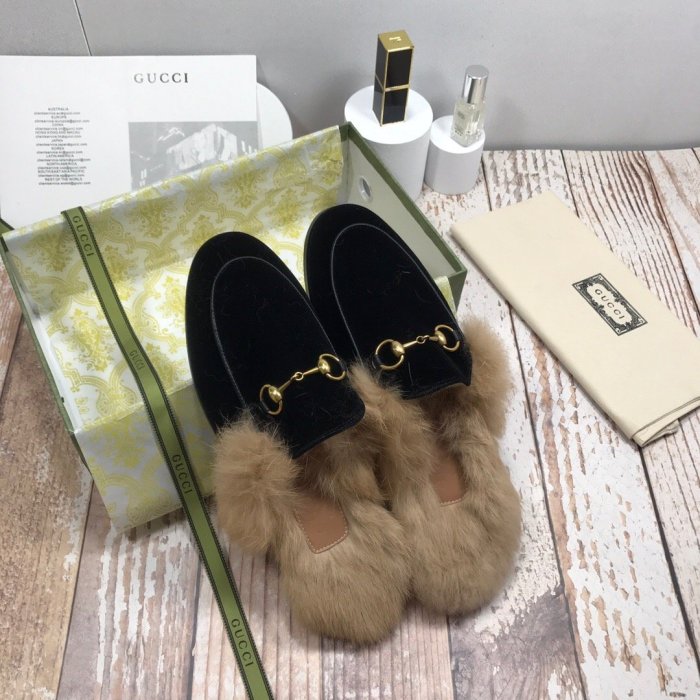 flat fur shoes, size 35-44, with box, SS70-811