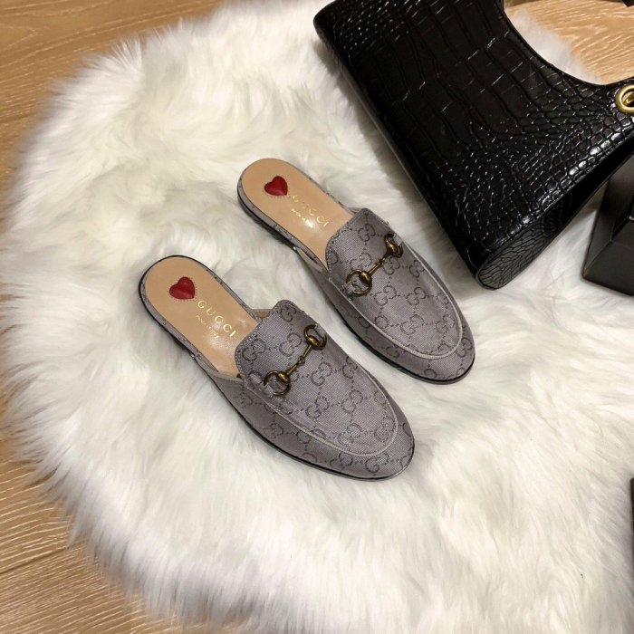 flat sandals slippers shoes  size 35-44,with box, SS60-770