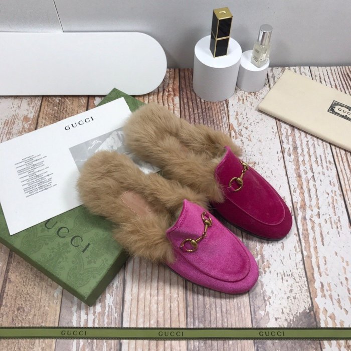 flat fur shoes, size 35-44, with box, SS70-810