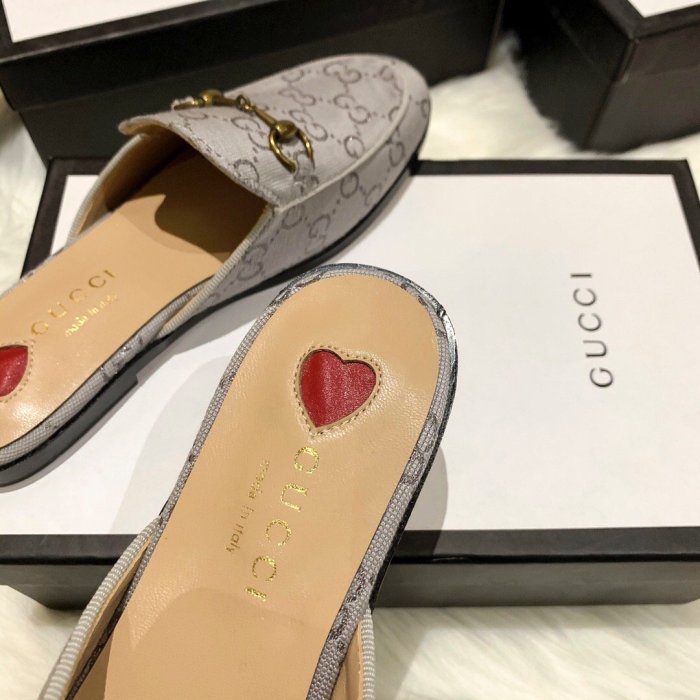 flat sandals slippers shoes  size 35-44,with box, SS60-770