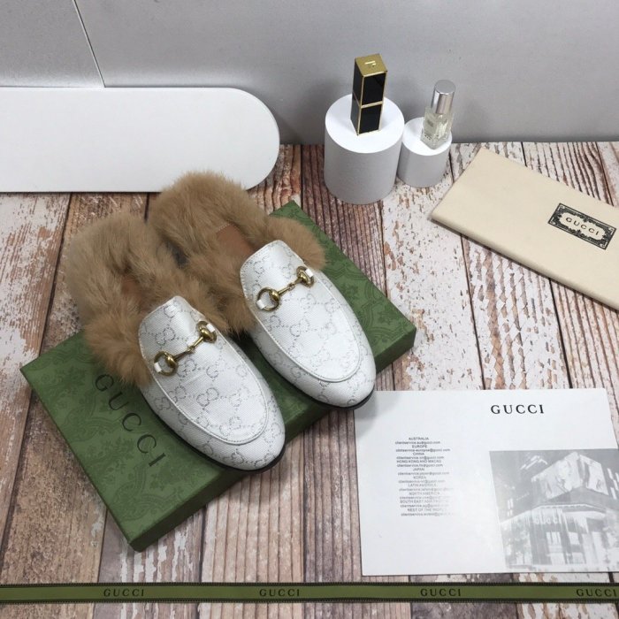 flat fur shoes, size 35-44, with box, SS70-806