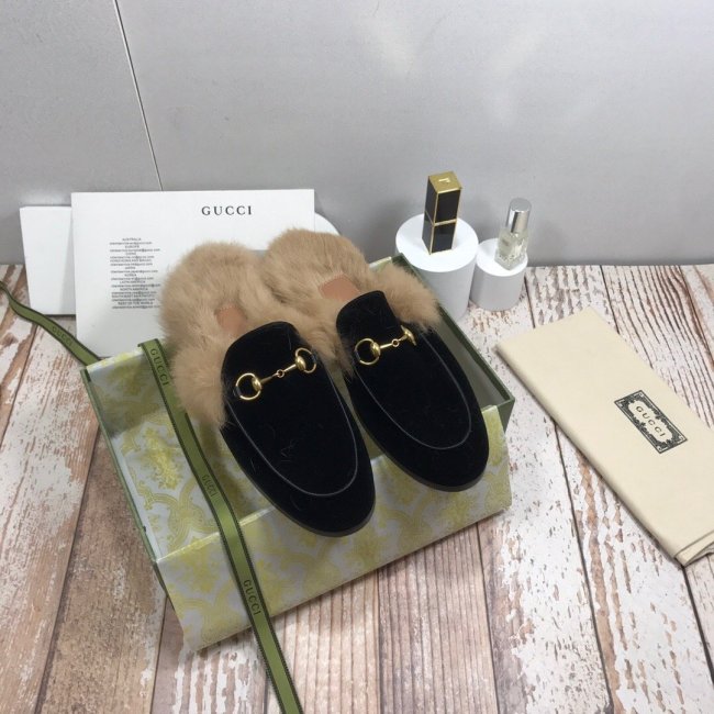 flat fur shoes, size 35-44, with box, SS70-811