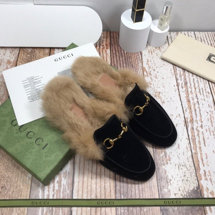flat fur shoes, size 35-44, with box, SS70-811