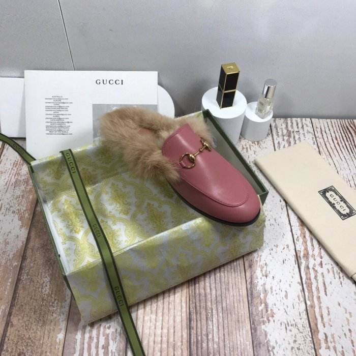 flat fur shoes, size 35-44, with box, SS70-817