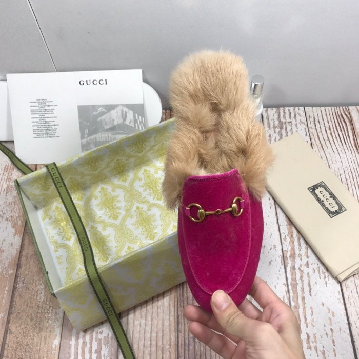 flat fur shoes, size 35-44, with box, SS70-810