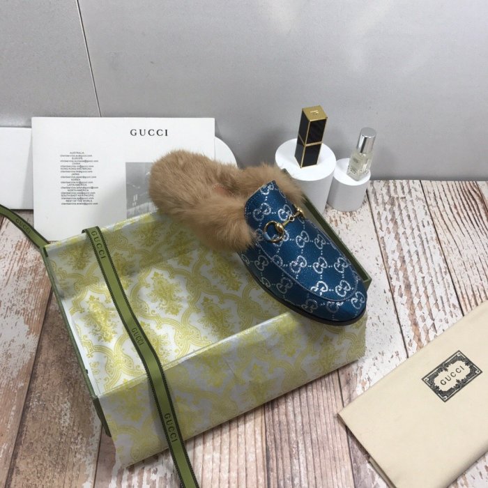 flat fur shoes, size 35-44, with box, SS70-807