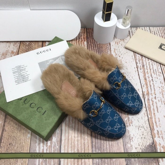 flat fur shoes, size 35-44, with box, SS70-807