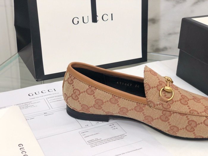 flat shoes  size 35-44,with box, SS60-774