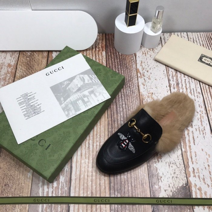 flat fur shoes, size 35-44, with box, SS70-815