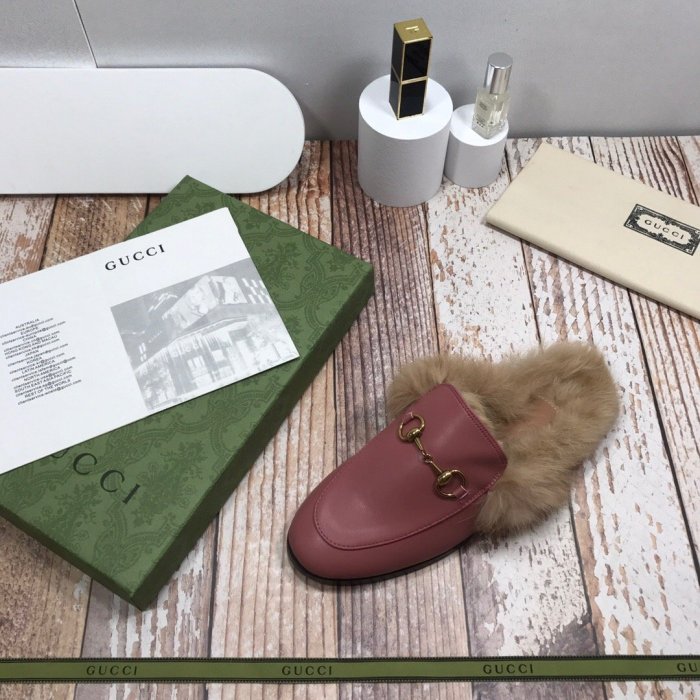 flat fur shoes, size 35-44, with box, SS70-817