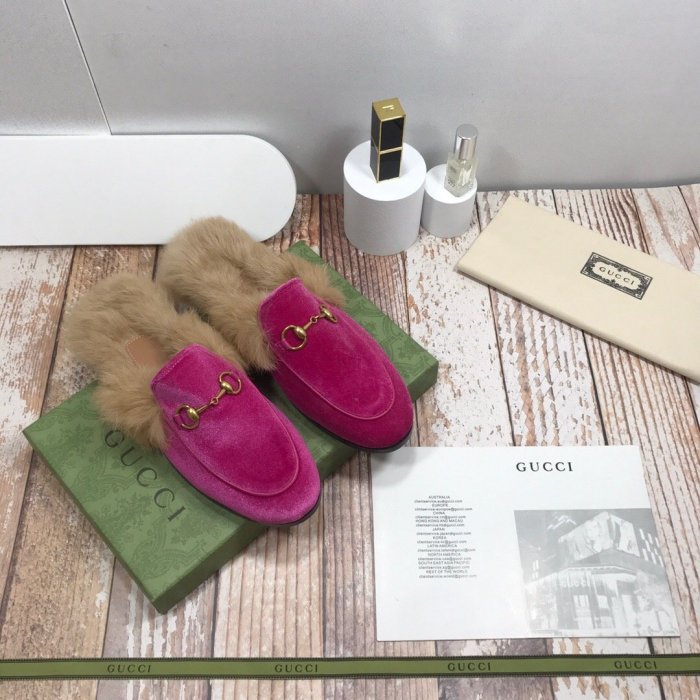 flat fur shoes, size 35-44, with box, SS70-810
