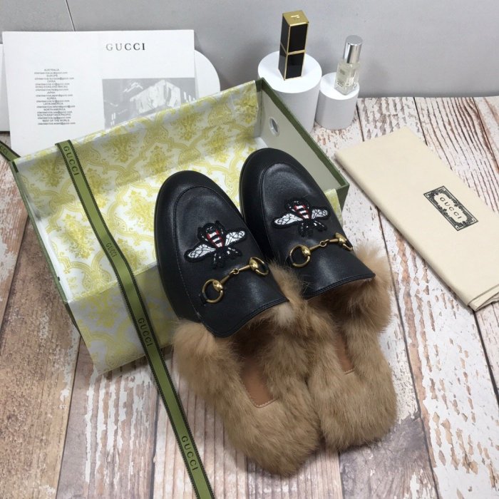 flat fur shoes, size 35-44, with box, SS70-815