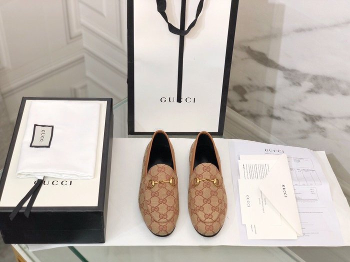 flat shoes  size 35-44,with box, SS60-774