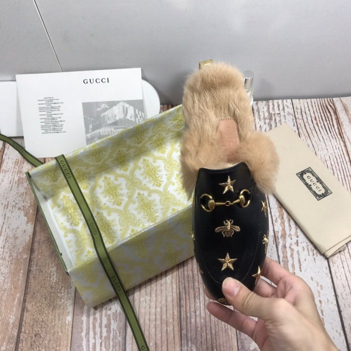 flat fur shoes, size 35-44, with box, SS70-813