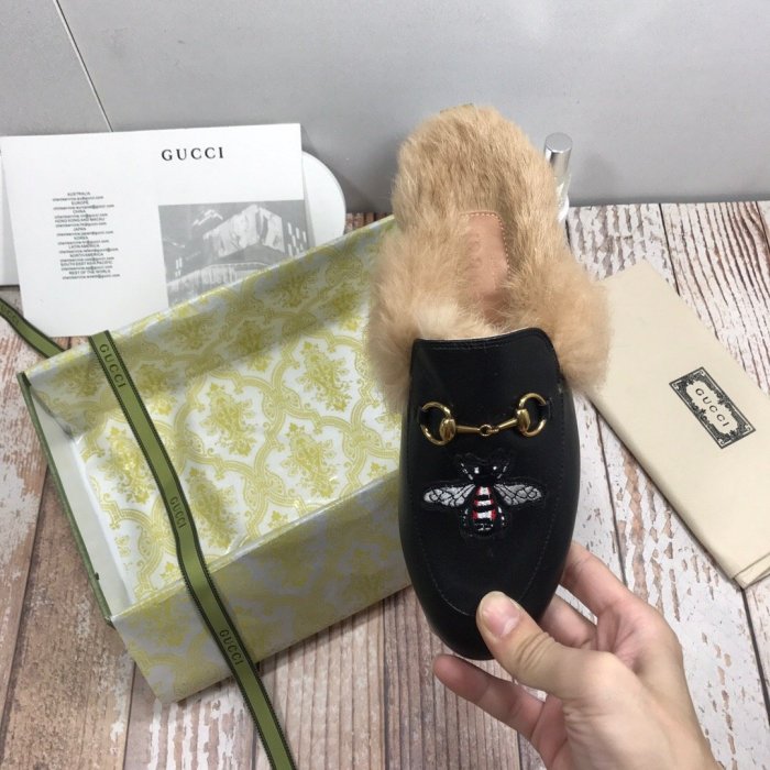 flat fur shoes, size 35-44, with box, SS70-815