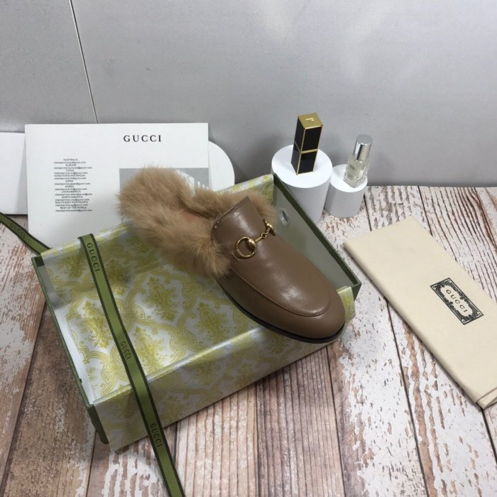 flat fur shoes, size 35-44, with box, SS70-818