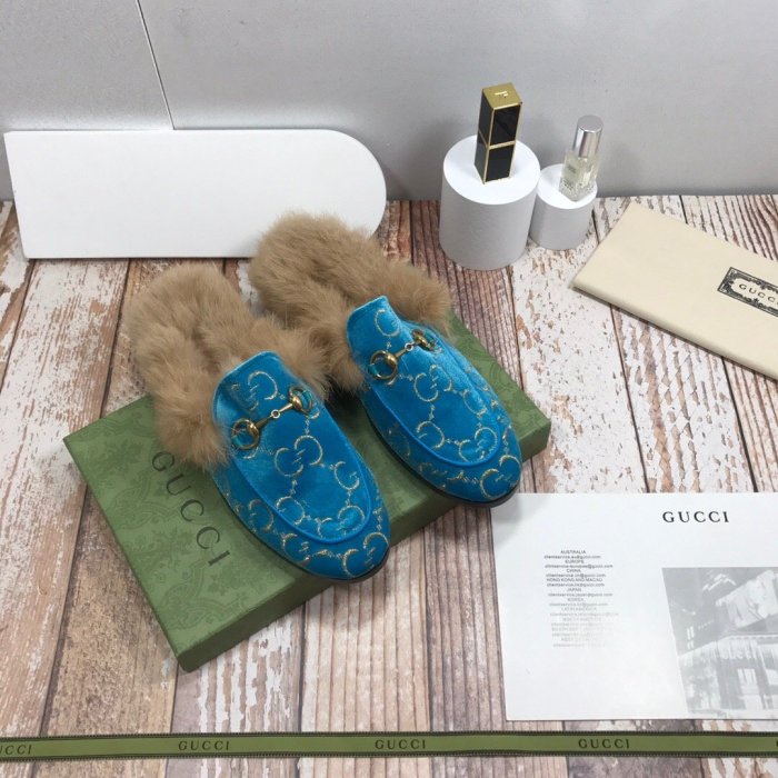 flat fur shoes, size 35-44, with box, SS70-808