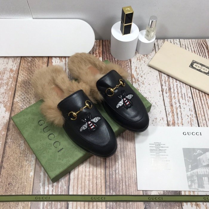 flat fur shoes, size 35-44, with box, SS70-815
